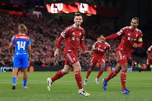 羅伯遜：我們需要更輕松的勝利，助教說(shuō)他年紀(jì)大了不能老看絕殺