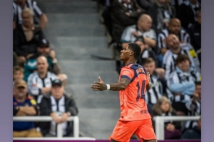 因傷缺陣的亞馬爾更新社交媒體，曬出拉什福德的慶祝照