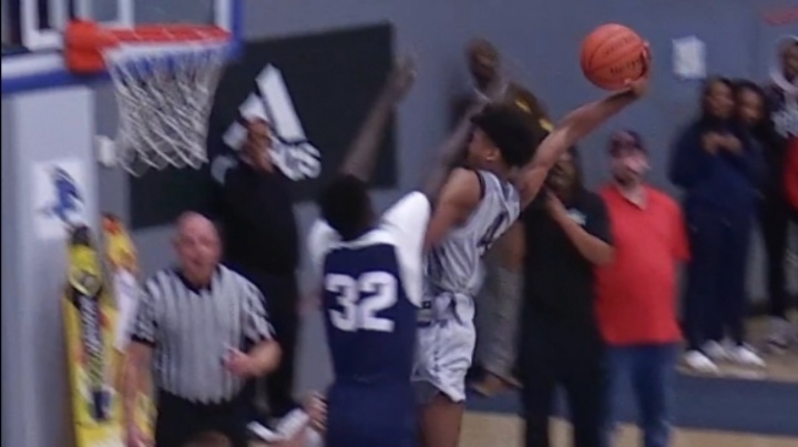 在太陽能否打出來？美媒曬杰倫-格林高中炸裂隔扣視頻 身體是真好