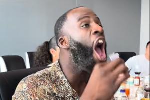 表情絕了??追夢中國行喝茅臺 中文社媒：白酒兩斤半 啤酒隨便灌