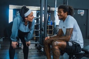 健身教練：杰倫-格林休賽期每周堅持訓(xùn)練五天 幾乎每次都準(zhǔn)時到