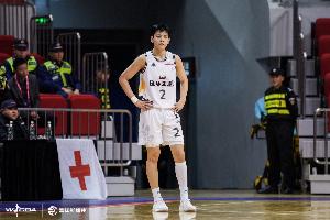 進(jìn)攻犀利！楊舒予13中8&三分6中3拿到全場(chǎng)最高23分 另有2搶斷