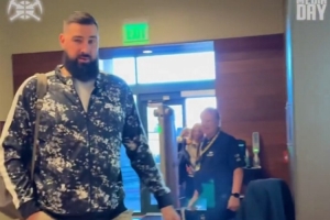 約老師替補就位！掘金官方曬視頻：瓦蘭丘納斯抵達丹佛