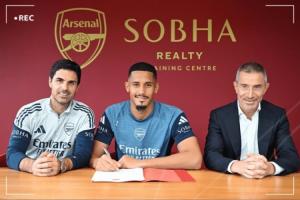 無緣了！此前報道稱皇馬想簽薩利巴，但他堅持留隊+續約至2030年