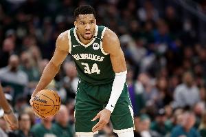 雄鹿總經理：字母哥感染了新冠病毒 將不會出席今天的媒體日