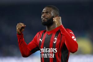 米體：托莫里可能無(wú)緣出戰(zhàn)尤文，若如此德溫特可能首發(fā)出戰(zhàn)