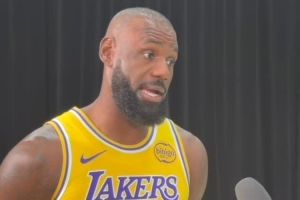 詹姆斯：一旦我對備戰(zhàn)賽季的過程失去熱愛 那時(shí)候可能就該退役了