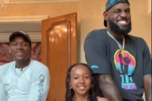 詹姆斯帶女兒朱莉與網紅Tylil James秀舞技 老詹表情亮了！