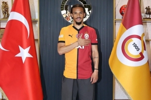 加拉塔薩雷主帥談薩內替補未登場：他很重要，但這是戰術決定