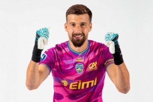 隊報：前法甲門將瓦萊特涉嫌性侵18歲女性，最高或面臨20年監禁