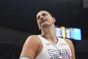 神出鬼沒！卡梅隆-約翰遜：我還在適應約基奇的不看人傳球