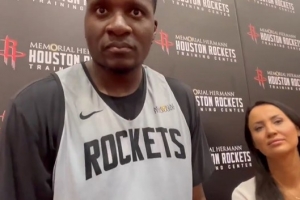 卡佩拉：我很欣賞申京傳球能力他能創造空間 期待和他的雙塔組合