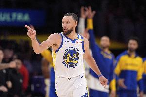 假期沒落下學習！庫里首節5中4&三分3中2轟11分&命中沒站穩三分