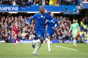 內維爾稱凱塞多是英超最佳中場，卡拉格：賴斯更全能且控球更好