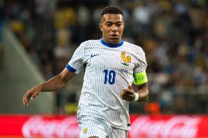 德尚：姆巴佩之前有點(diǎn)小傷但問題不大，我們會(huì)對(duì)所有球員進(jìn)行評(píng)估