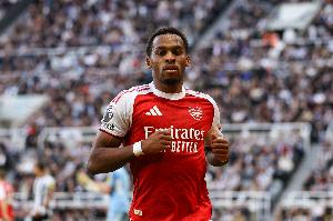 前裁判談廷伯造點：身體接觸持續到禁區內，上半身犯規更易被察覺