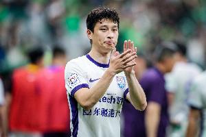 津媒：津門虎醫(yī)務(wù)組抓緊時(shí)間對(duì)巴頓、謝維軍治療，效果還不錯(cuò)