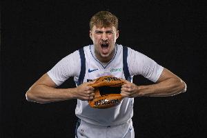 獨行俠VS雷霆首發：弗拉格&濃眉&克萊&拉塞爾&萊夫利登場 SGA缺陣