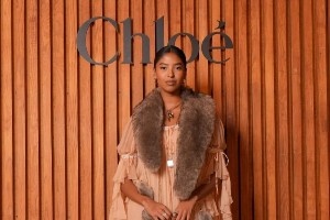 已是各大品牌秀場座上賓！科比大女兒時尚造型現(xiàn)身奢牌大秀！