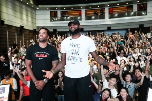 詹姆斯的長期商業伙伴卡特于數月前就已退出國際籃球聯盟計劃