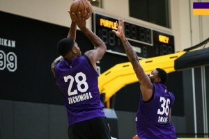 湖人官方曬訓練照：斯瑪特防八村中投 里夫斯頂防斯瑪特