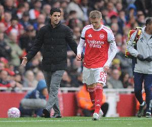 再遭打擊！挪威前隊(duì)醫(yī)：厄德高可能傷缺6至8周，傷勢(shì)也許更加嚴(yán)重