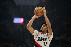 半場20分！媒體人：這么打下去 開拓者1個億可談不下來夏普了