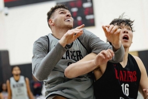 隊記：楊瀚森設置掩護和傳球均偏慢 但他的節奏比克林根稍快