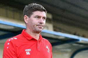 記者：杰拉德退出流浪者主帥職位競爭，他認為回歸時機尚未成熟