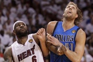 余華：去現(xiàn)場看了2011年總決賽 都認(rèn)為熱火會贏沒想到獨行俠4-2