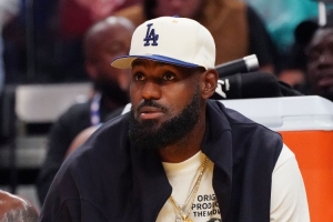 大將軍節(jié)目主持人：詹姆斯假裝受傷 因為湖人不給他續(xù)約合同