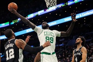 NBA歷史誰(shuí)最“重量級(jí)”？三連冠鯊魚力拔山兮 印度神塔進(jìn)前三