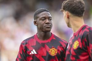 韋斯-布朗談梅努：至今0首發令人意外 他需要和阿莫林溝通清楚