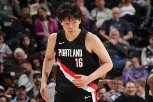 美記談楊瀚森因表現不佳落淚：我現在更看好他了