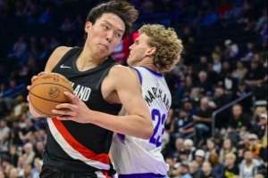 楊瀚森談季前賽收獲：體能好多了 賽前克林根說上去后準備喘吧