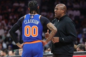 邁克-布朗：賽前就計劃讓10名球員上場 想重點考察一些球員