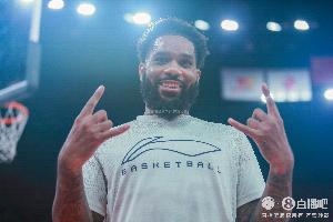 媒體人：外援鮑威爾有可能會提前到山東 和球隊合練