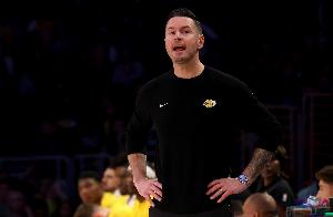 雷迪克：今晚最重要的是傳球 我們本該有35次助攻的