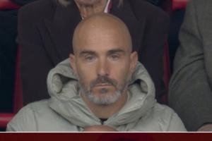 兩邊都不好過！看臺上馬雷斯卡一臉疲憊，森林老板面色鐵青