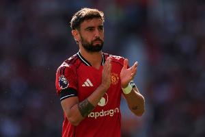 B費在英超已經送出52次助攻，超越坎通納在曼聯的助攻數