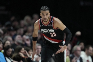 隊(duì)記：卡馬拉逐漸成長(zhǎng)為開(kāi)拓者防守體系的核心 這合同物有所值