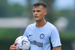 記者：國米正關注小將斯坦科維奇，球隊有回購條款及轉會分成