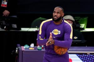 帕森斯談詹姆斯缺席：這是好事啊！這能讓東契奇有時間適應節奏