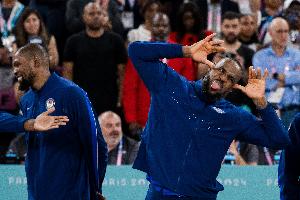 名記：詹姆斯的降薪就像理發(fā)修個邊 杜蘭特簡直是把頭發(fā)全剃光了