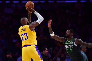 Shams：詹姆斯正在進(jìn)行更多個(gè)人場(chǎng)上訓(xùn)練 他會(huì)采取非常耐心的態(tài)度