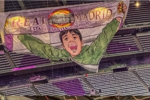 致敬！馬卡報(bào)：皇馬球迷今晚將在伯納烏展示巴斯克斯TIFO