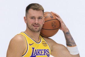 東契奇：經過休賽期體能訓練 我感覺沒那么累&狀態也更好了