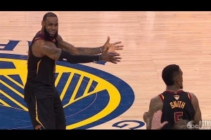 JR： 我知道老詹還在生我氣 雖然我沒叫暫停但這不影響你是GOAT