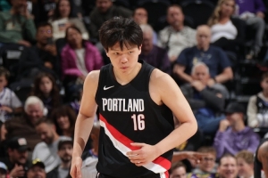 昨天給楊瀚森囑咐了什么？劉維偉：心態(tài)一定調(diào)整好 不要期望太高