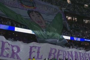 永遠的巴斯光年！皇馬球迷巨幅TIFO致敬巴斯克斯